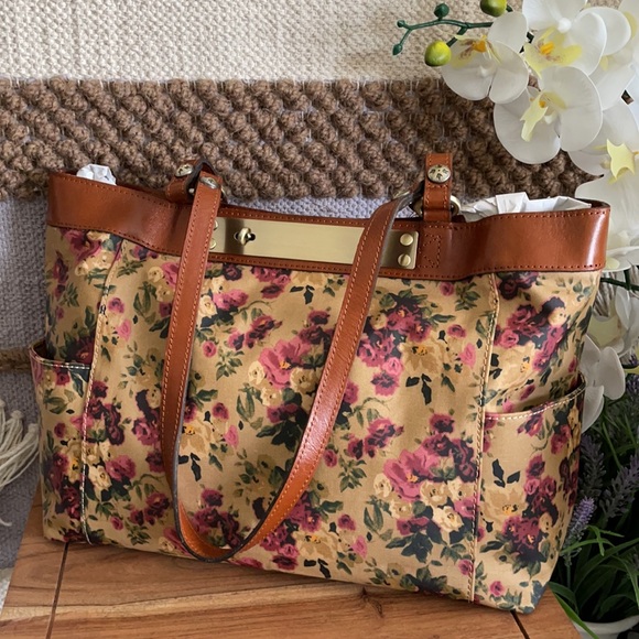 🔥FLASH SALE🔥Patricia Nash Coated Linen Canvas 👜 - Picture 14 of 16